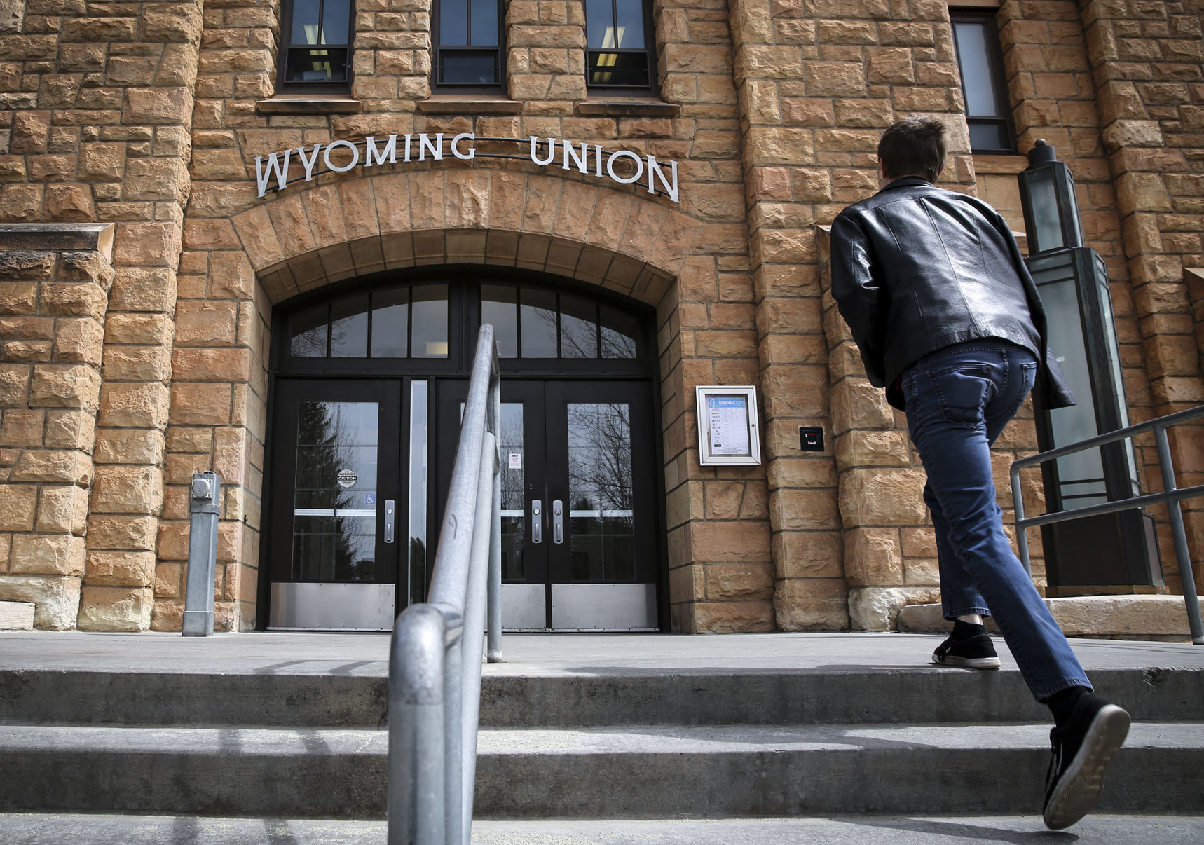UW